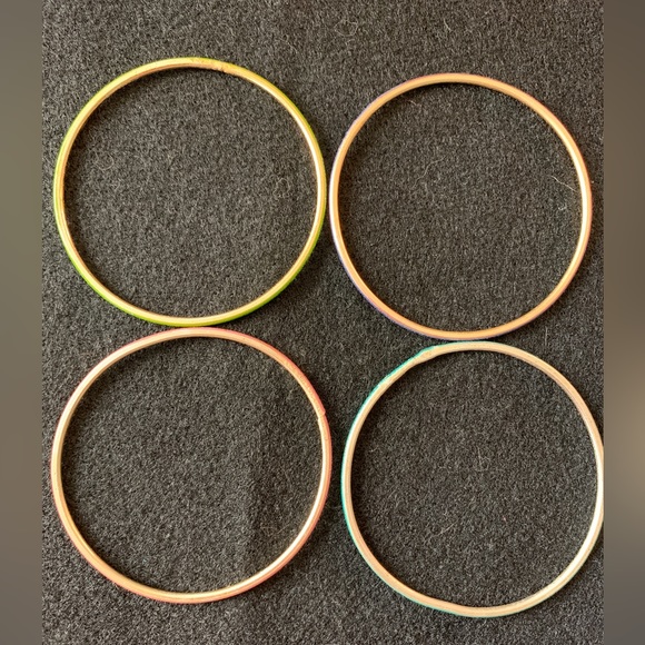 4 multi color bangle bracelets - Picture 7 of 7